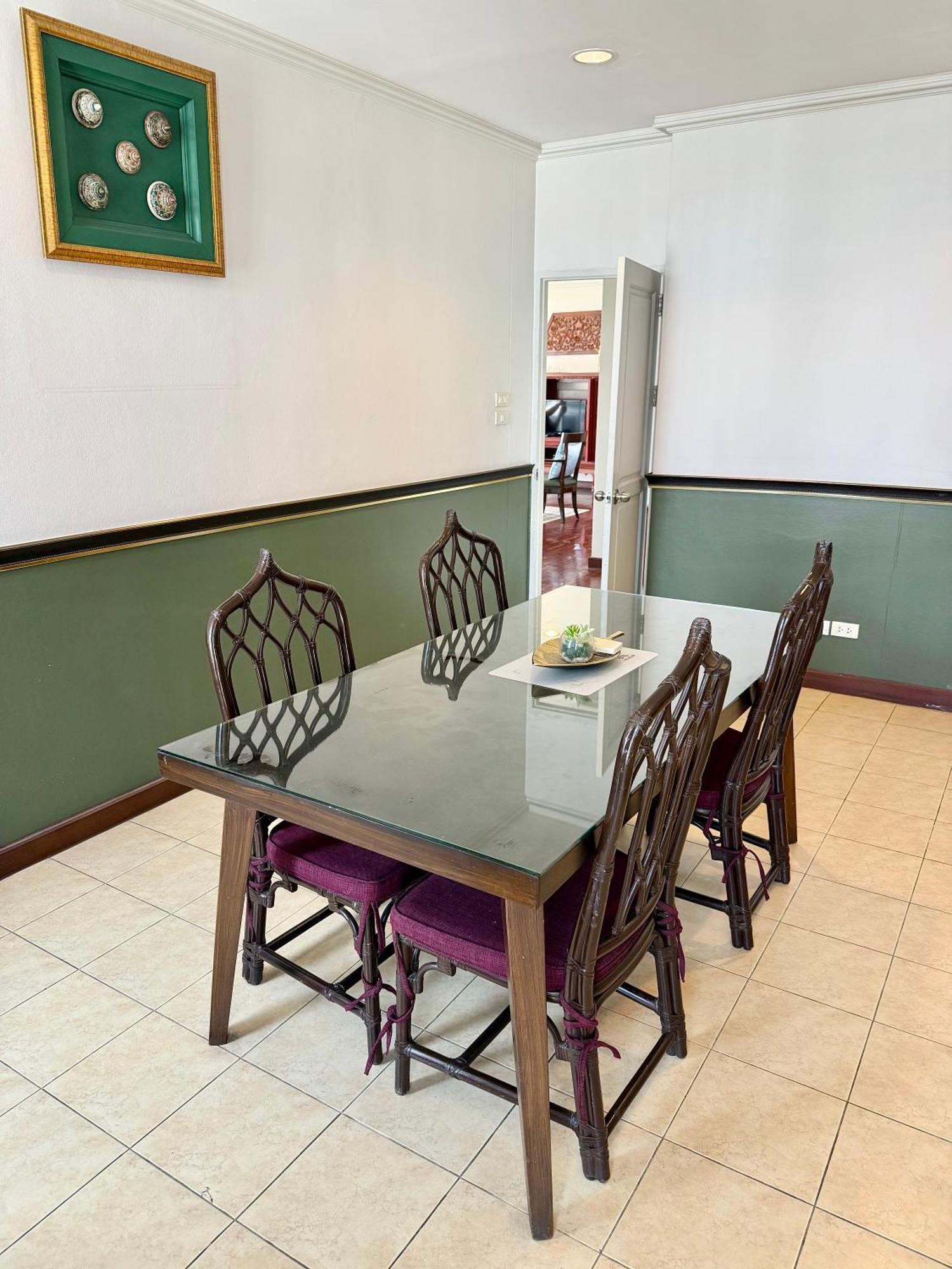 Samsen Suites Spacious 2Br Contemporary Thai Style Bangkok Exterior photo
